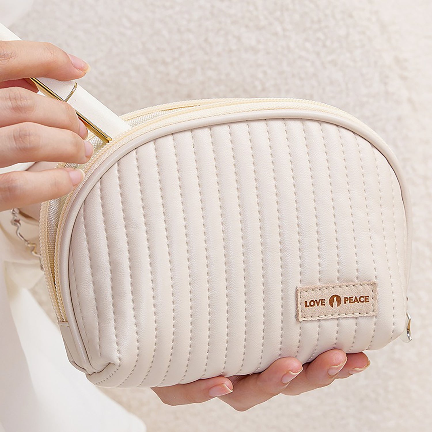 Shell Style Cosmetics Bag