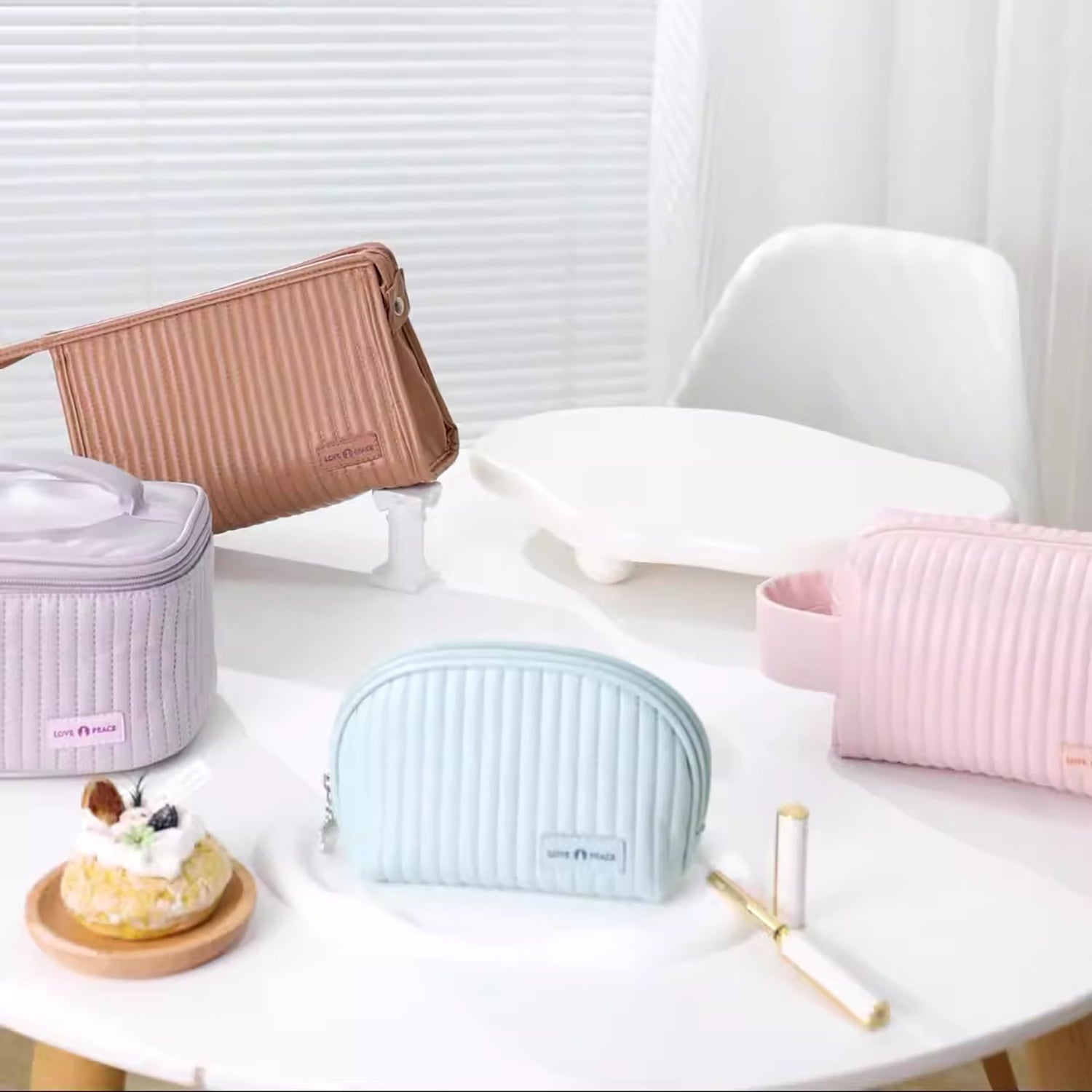 Shell Style Cosmetics Bag